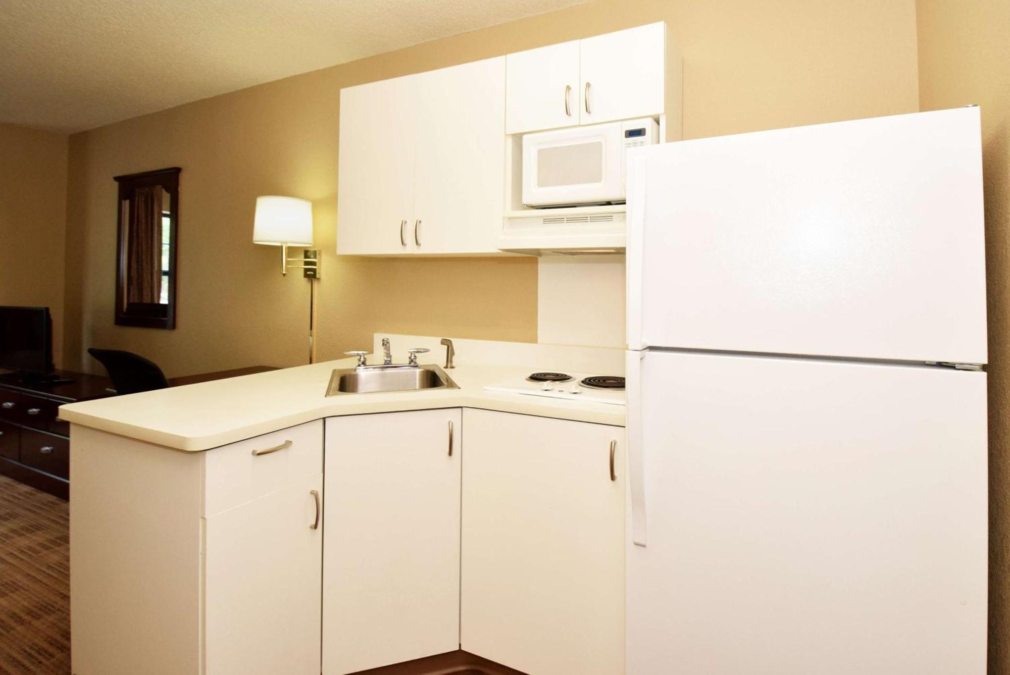 Extended Stay America Suites - White Plains - Элмсфорд Экстерьер фото