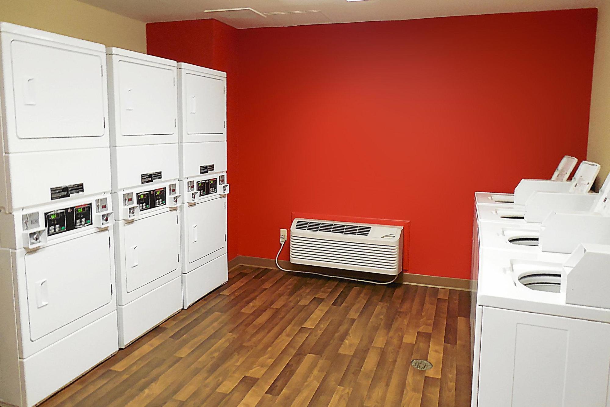 Extended Stay America Suites - White Plains - Элмсфорд Экстерьер фото