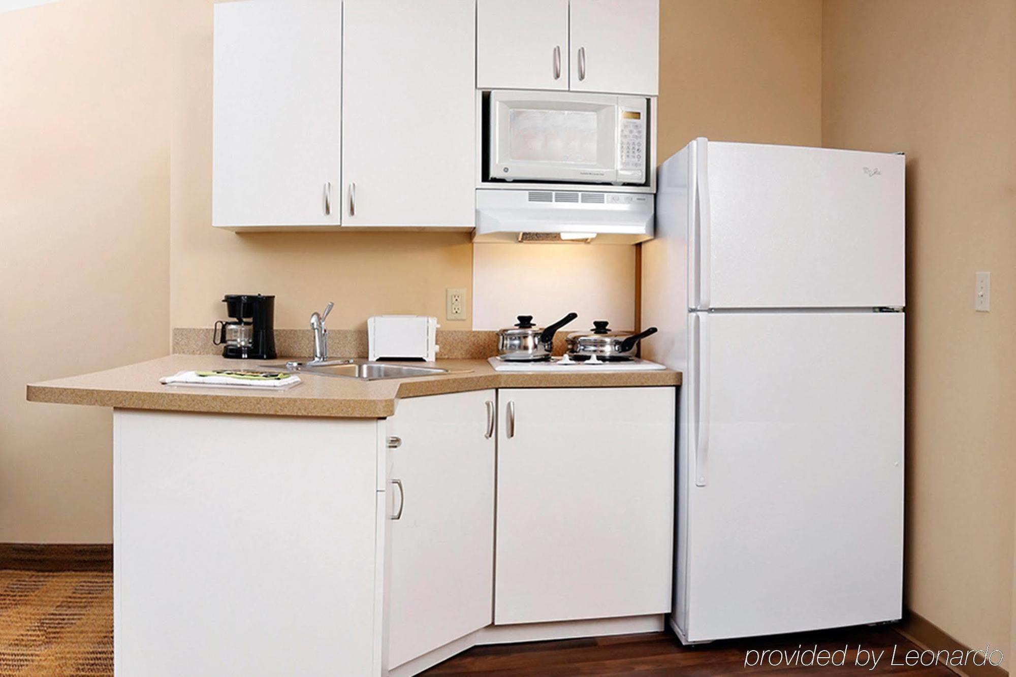 Extended Stay America Suites - White Plains - Элмсфорд Экстерьер фото