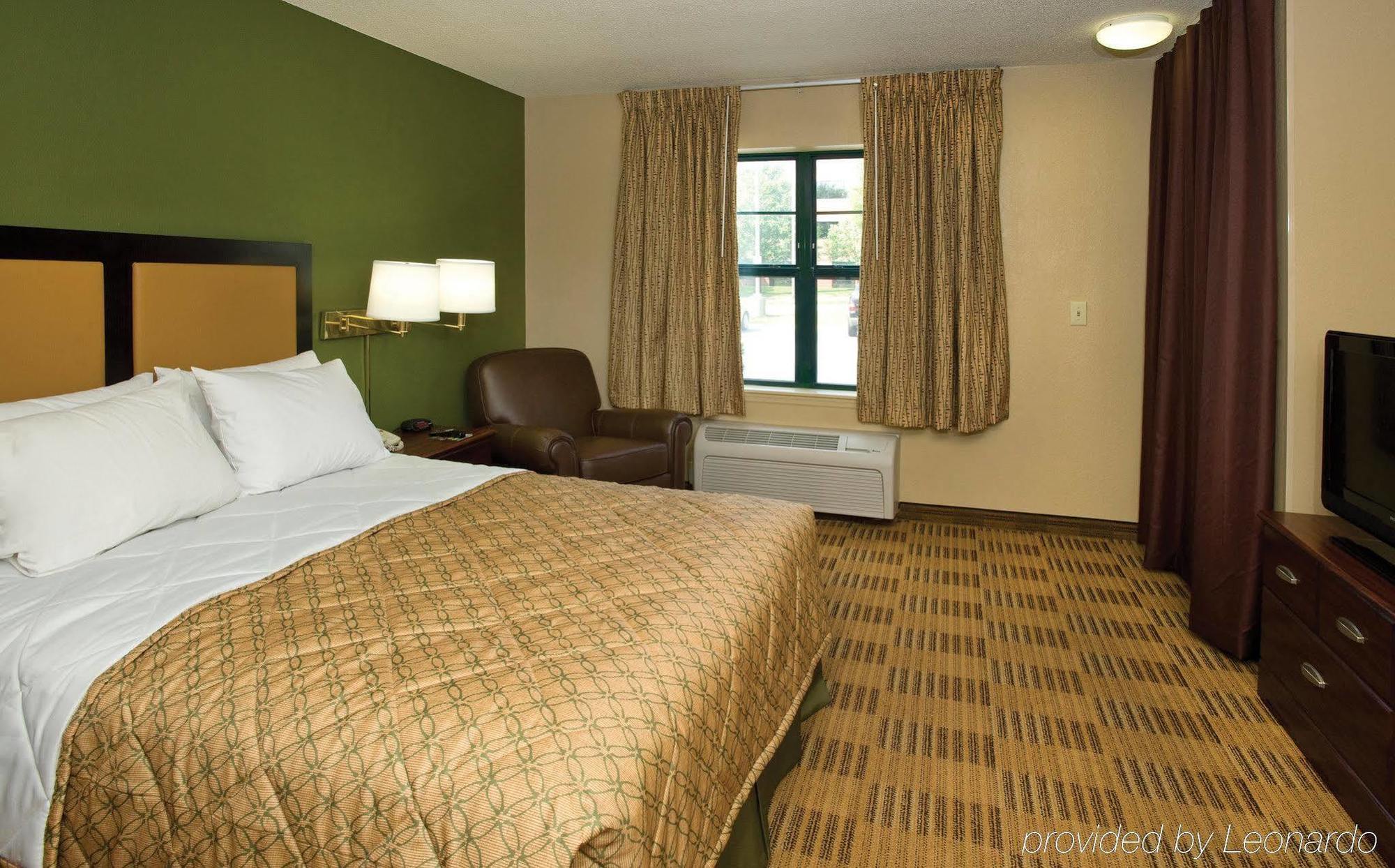 Extended Stay America Suites - White Plains - Элмсфорд Экстерьер фото