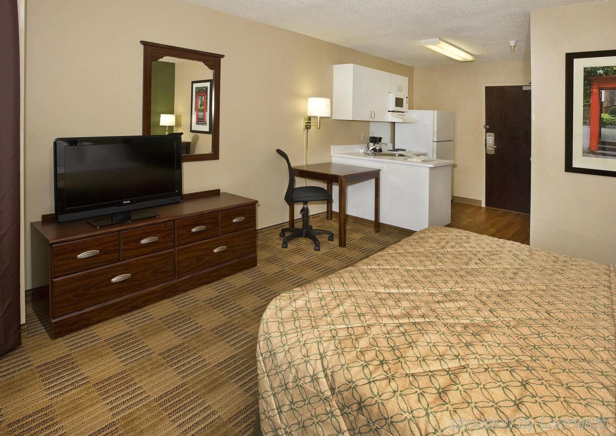 Extended Stay America Suites - White Plains - Элмсфорд Экстерьер фото